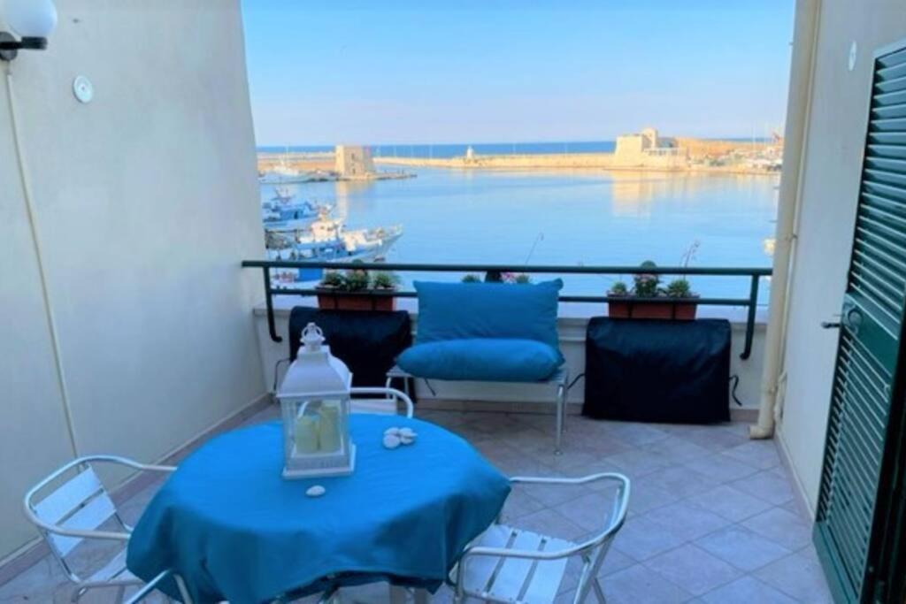 Emozioni Dal Porto Apartment Trani Exterior photo